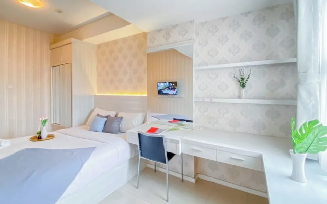 Spacious 2Br At Apartment Parahyangan Residence