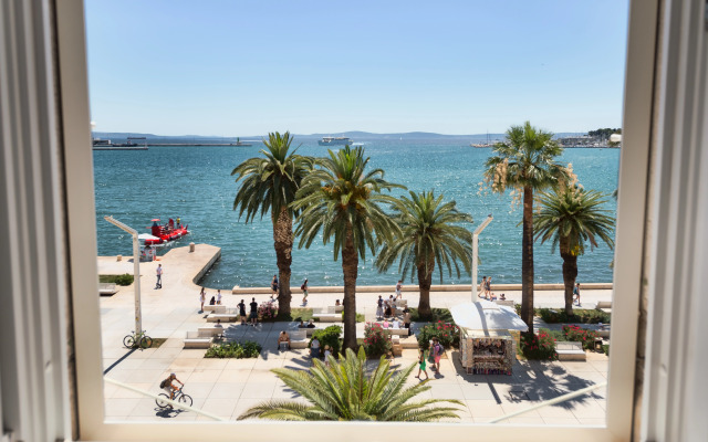 Palms Promenade Luxury Rooms