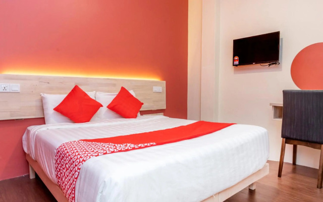 OYO 778 BMW 2 Hotel