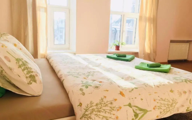 Tree House HOSTEL