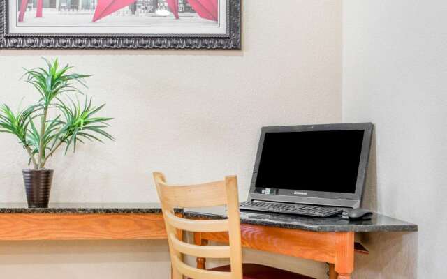 Quality Inn Ottawa near Starved Rock State Park