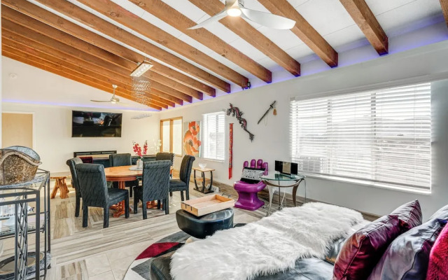 1 Mi to Dtwn: Scenic Prescott Hillside Retreat!