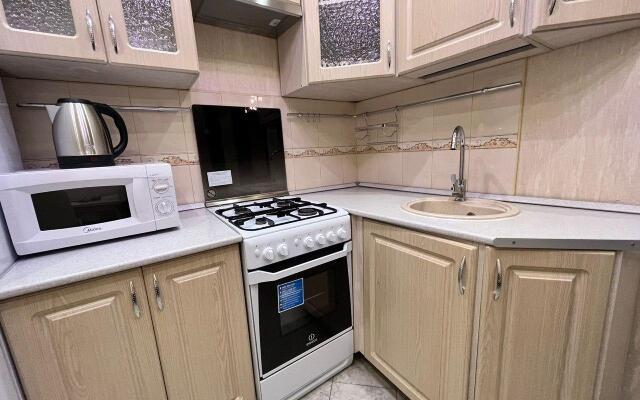 На Север на улице Полярные зори