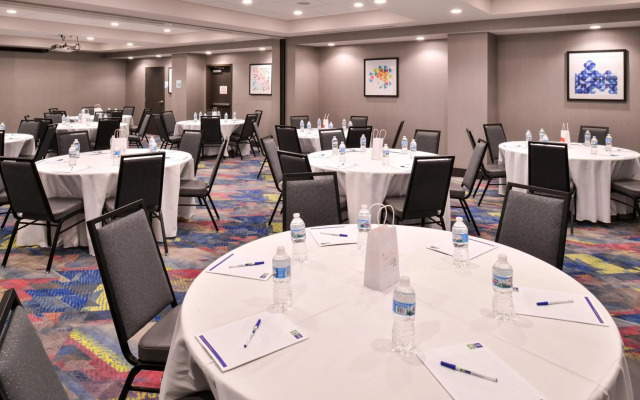 Holiday Inn Express & Suites Bryant - Benton Area by IHG