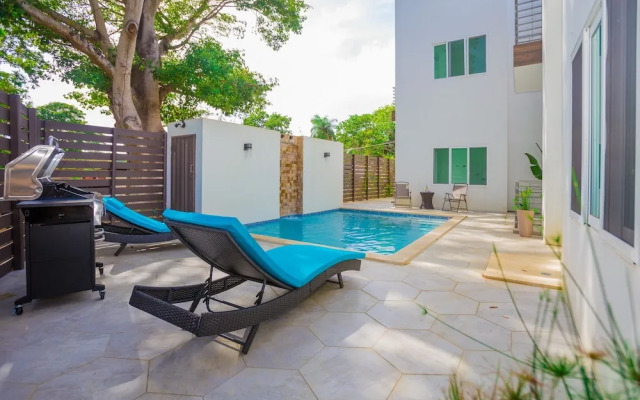 Acqua Di Mare #3 2 Bedroom Condo by RedAwning