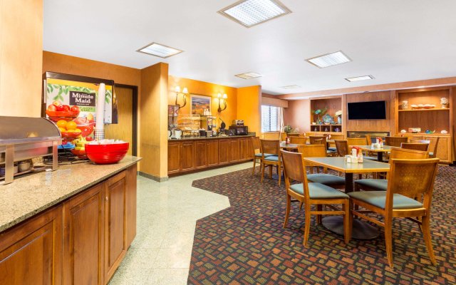 Ramada by Wyndham Kent Seattle Area