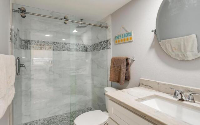 Land's End 10-403 Beach Front - Premier