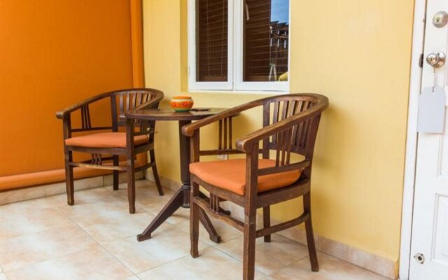Cariñas Studio Apartments