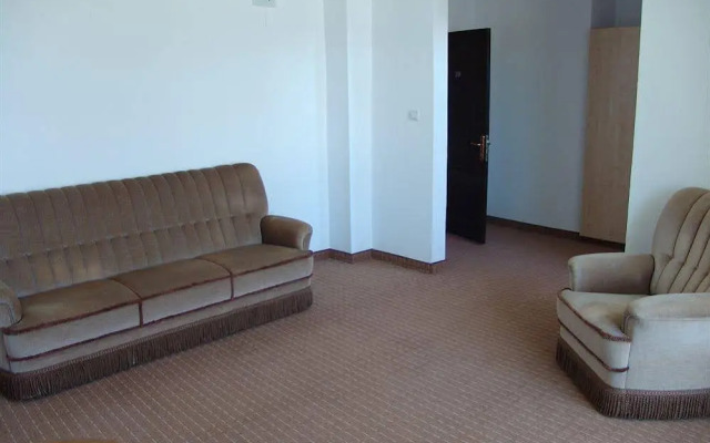 Class Hotel