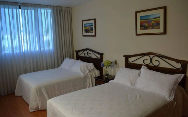 Miraflores Colon Hotel