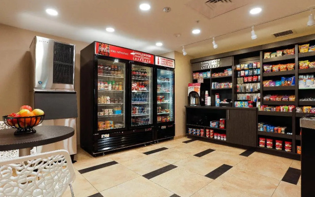 Candlewood Suites Lenexa - Overland Park Area