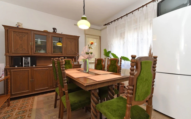 Apartment 74