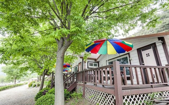 Yangpyeong Let's Go Valley Pension