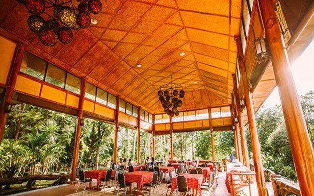 Pufa EngNam Lake Resort