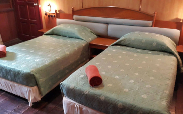 Kampung Tok Senik Hotel