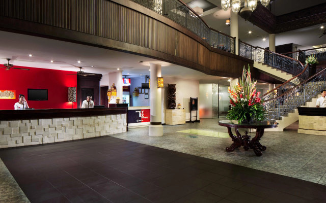 White Rose Kuta Resort - Villas & Spa