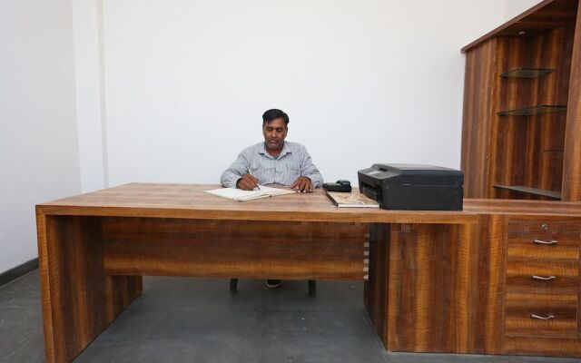 Oyo 41721 Hotel Lal Havelii