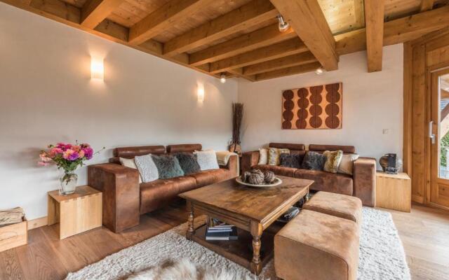 Omaroo Chalets Morzine - By EMERALD