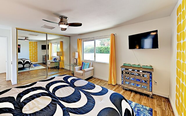 Contemporary - 5 Br Home