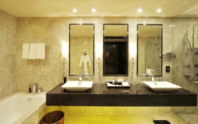 Royal Suites & Tower