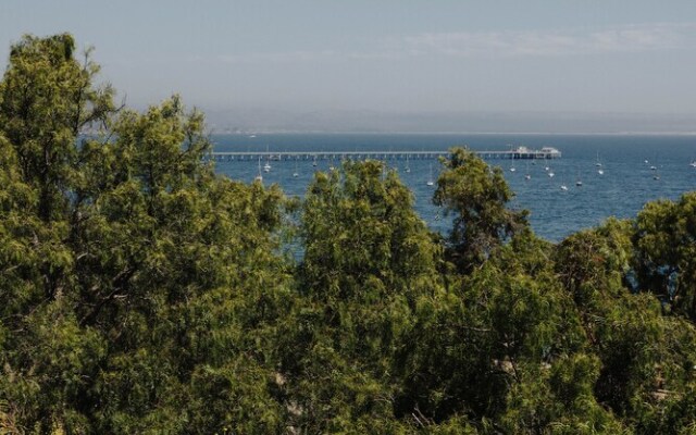 Flying Flags Avila Beach