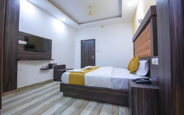 Hotel Kochi Crown