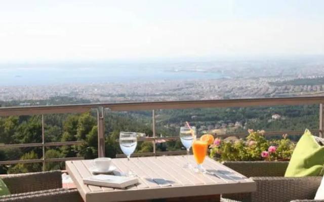 Nepheli Hotel