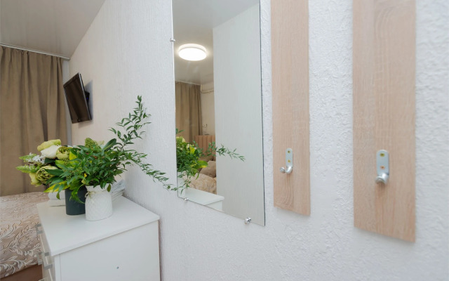 AHause на Малышева 104