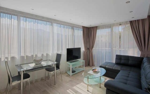 Montelux Apartments