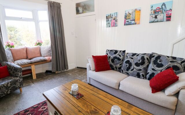 1 West Bank, Wells