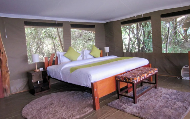 Ahadi Mara Camp