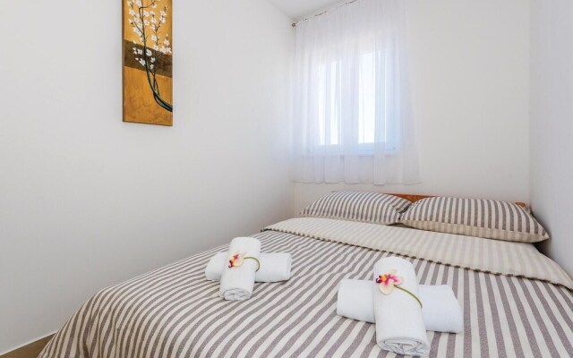 Nice Home in Rogoznica With Wifi and 6 Bedrooms