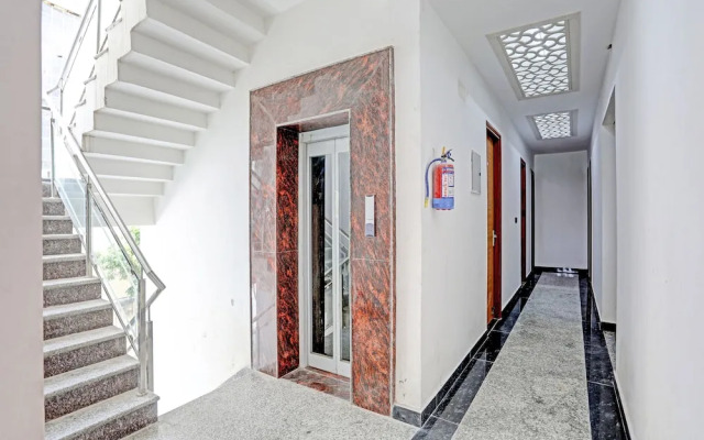 Hotel Noida Grand