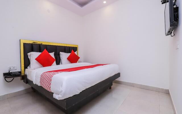 OYO 22355 Hotel Istay