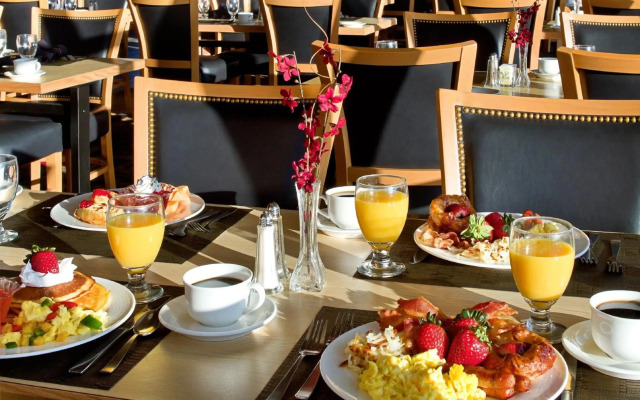 Crowne Plaza Minneapolis West by IHG