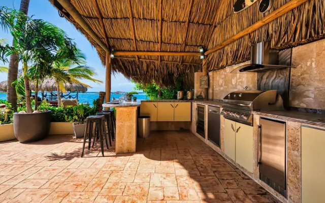 Private Beach Ocean Front Boat Dock Tiki Bar