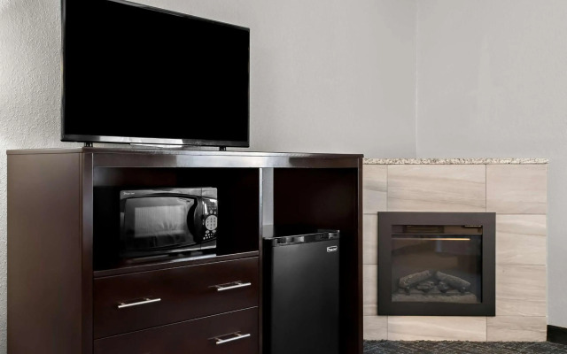 Best Western Plus Flint Airport Inn & Suites