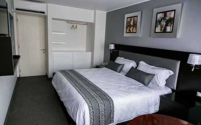 Petit Palace Apart Hotel Suites