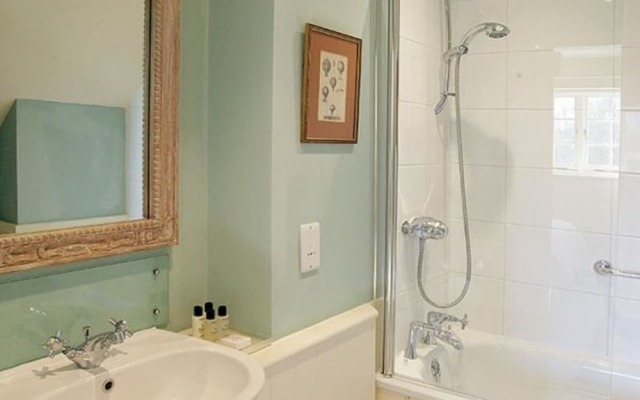 Elizabeth -Tiger Inn