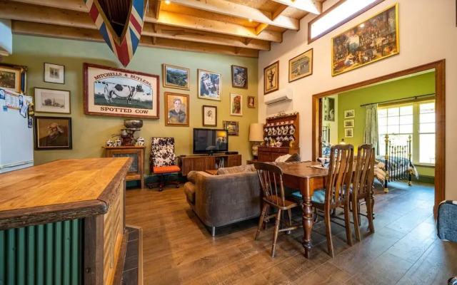 The Spotted Cow City Fringe Pet-friendly