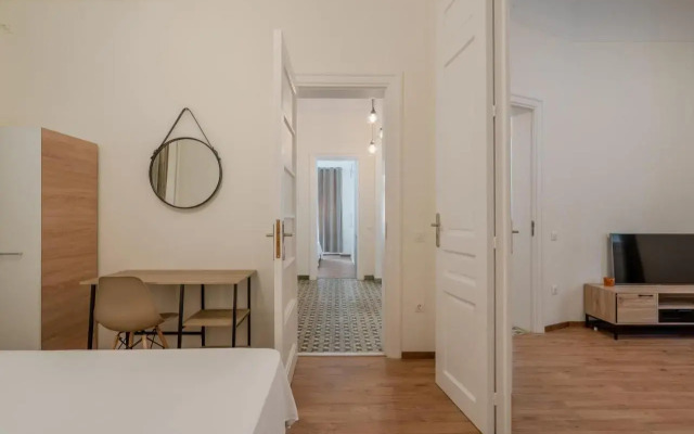 Charming 3bd apt. close to metro