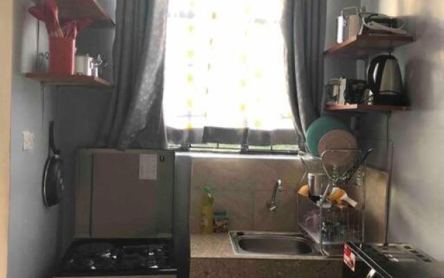 Serenity Studio, Lovely spacious 1-bedroom with ample parking