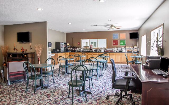 Comfort Inn Muscatine near Hwy 61