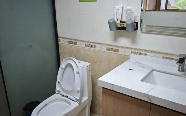 Tiger Leaping Half Way Guest House