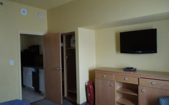 The Atrium Resort, Virginia Beach by Vacatia