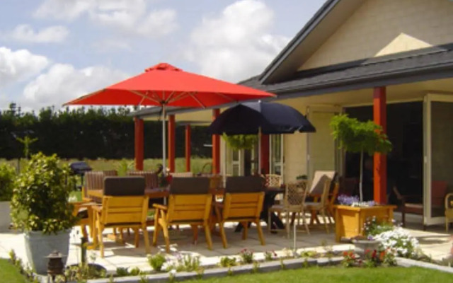 Cricklewood House Bed & Breakfast