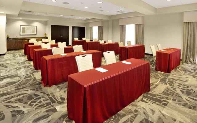 Hampton Inn & Suites Pittsburgh/Harmarville