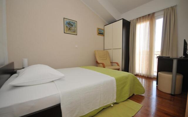 Apartments & Rooms Villa Maslina