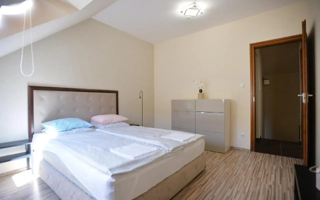 Family Deluxe Apartments