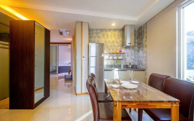 Harbor House poolvilla couple